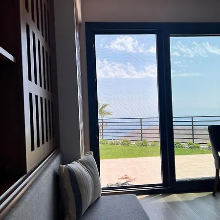 Specially Designed Wprivate Garden&sea View Villa