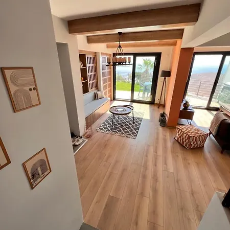 Specially Designed Wprivate Garden&sea View *